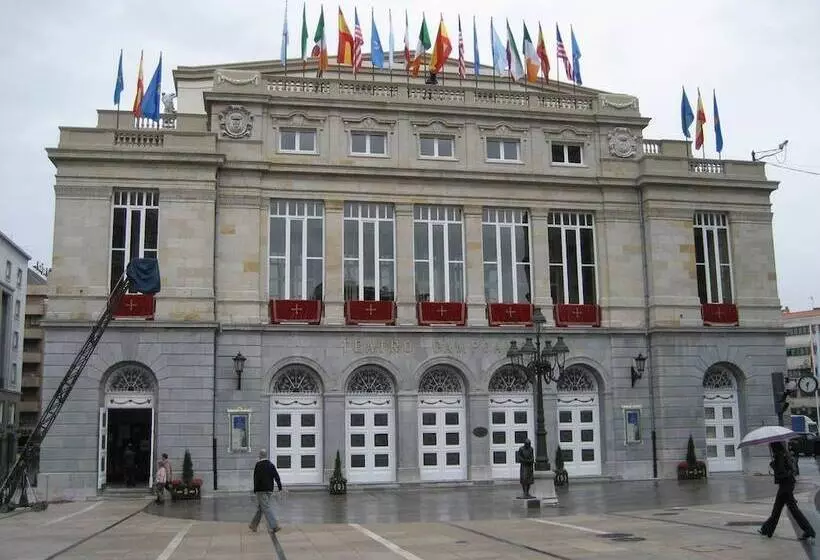 Hotelli Reyes Astures