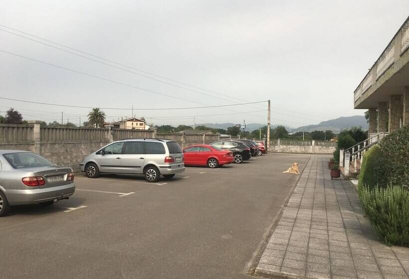 Отель Reyes Astures