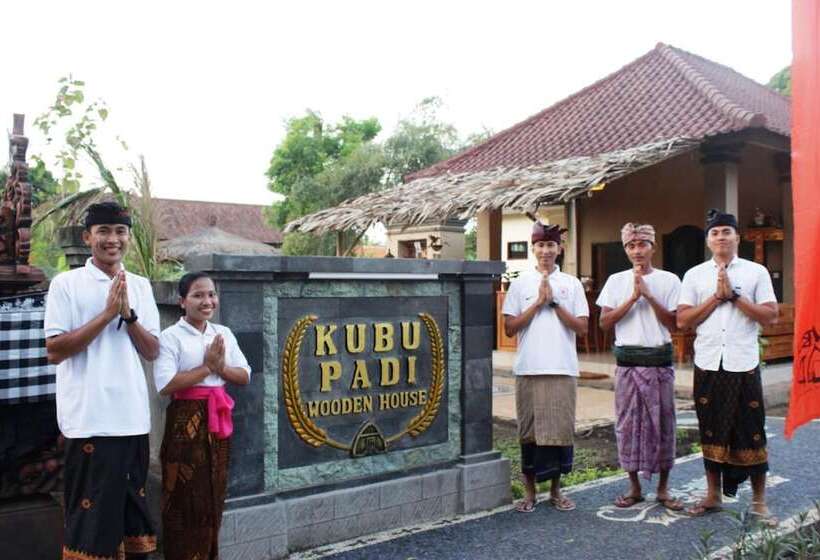 Bed and Breakfast Kubu Padi Wooden House