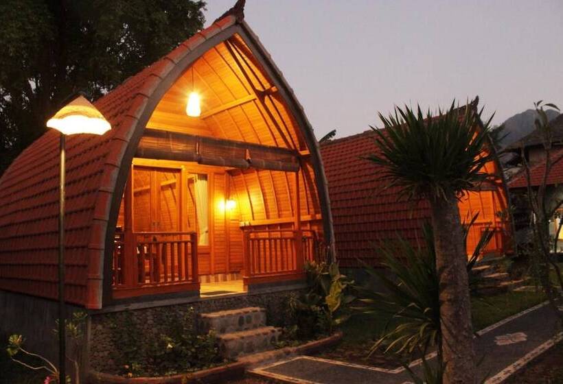 Bed and Breakfast Kubu Padi Wooden House