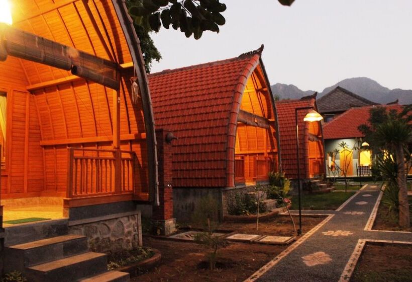 Bed and Breakfast Kubu Padi Wooden House