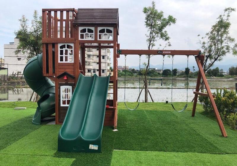 تختخواب و صبحانه Tsang Kuo Resort