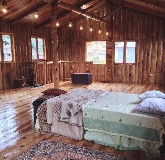 Hotel Agape Log Cabin