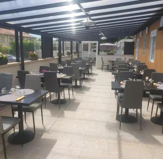 Hotelli Auberge De La Licorne