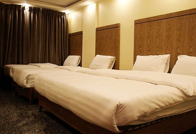 هتل Holiday Aqaba