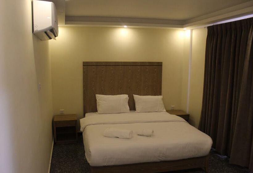 هتل Holiday Aqaba