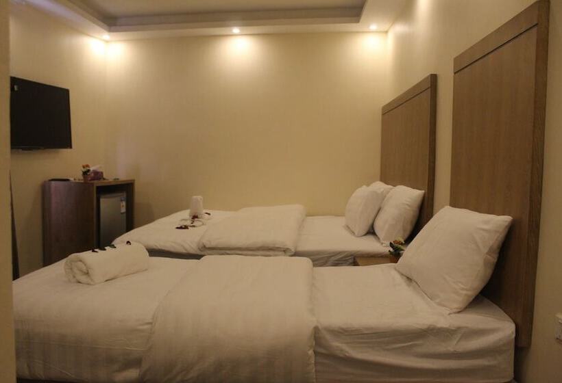 هتل Holiday Aqaba