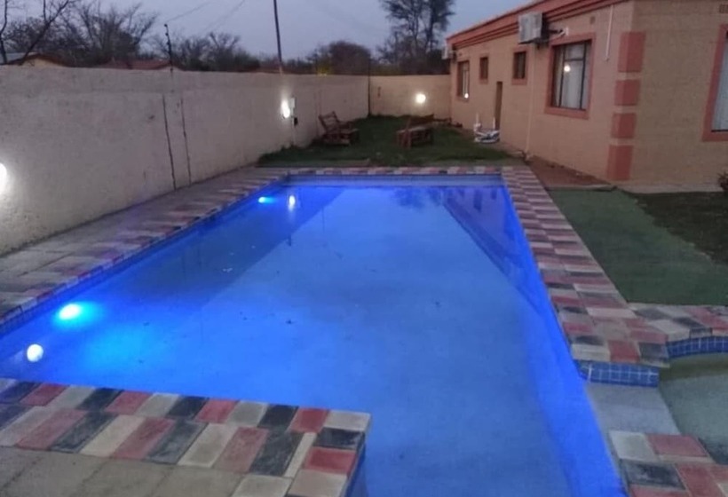 پانسیون Flower Inn Guest House