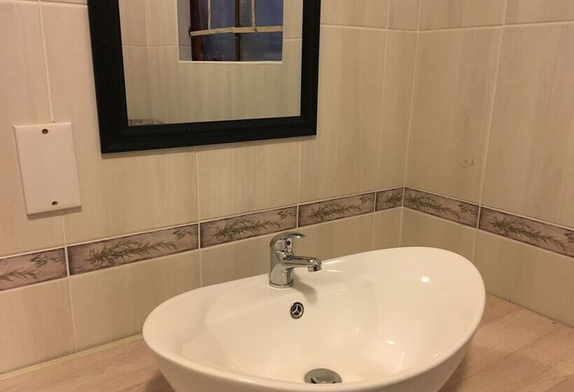 پانسیون Flower Inn Guest House