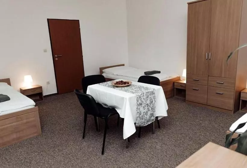 Majatalo Penzion Vermon