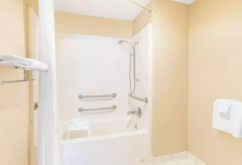 هتل Baymont By Wyndham Jonesboro