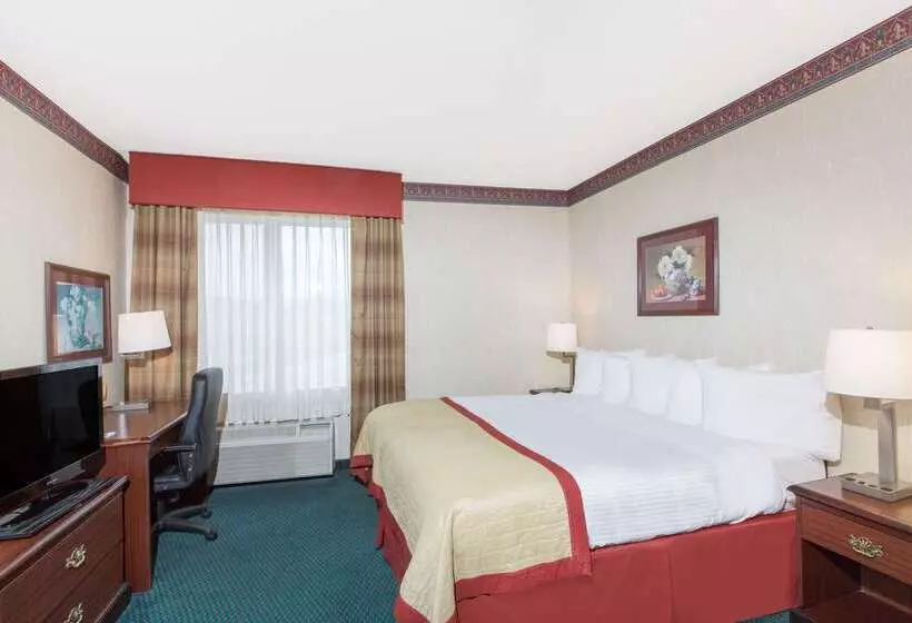 هتل Baymont By Wyndham Jonesboro