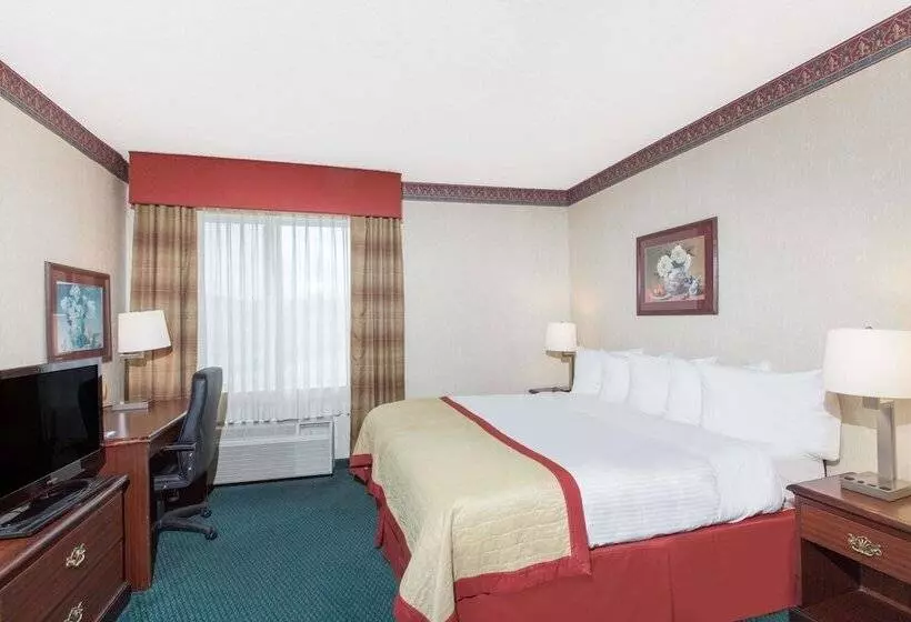 هتل Baymont By Wyndham Jonesboro