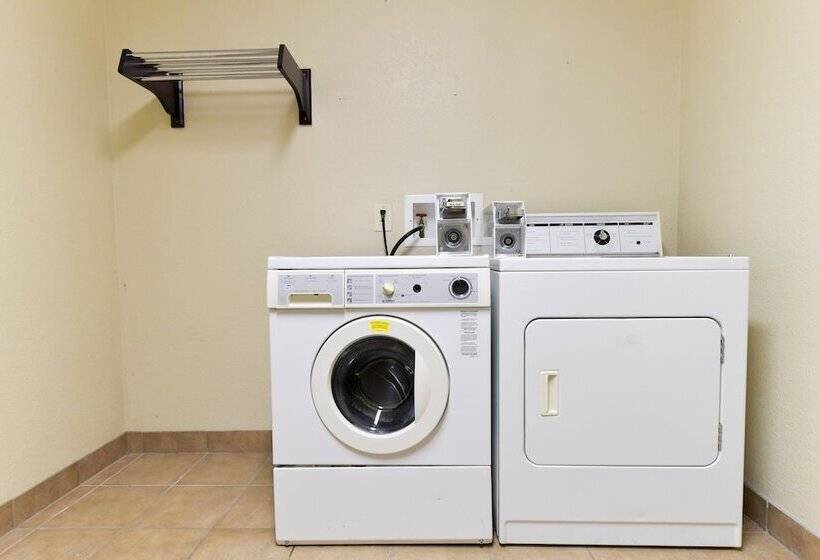 هتل Baymont Inn & Suites By Wyndham Lincoln Ne