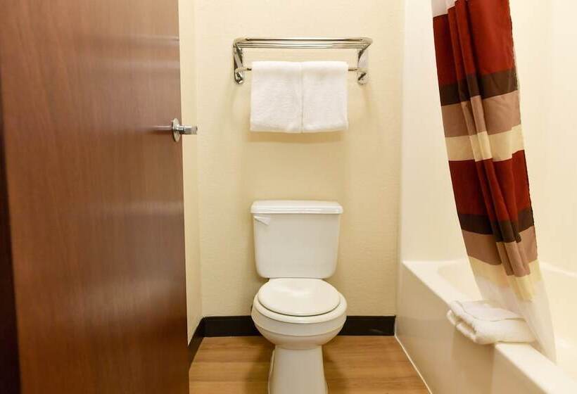 هتل Baymont Inn & Suites By Wyndham Lincoln Ne