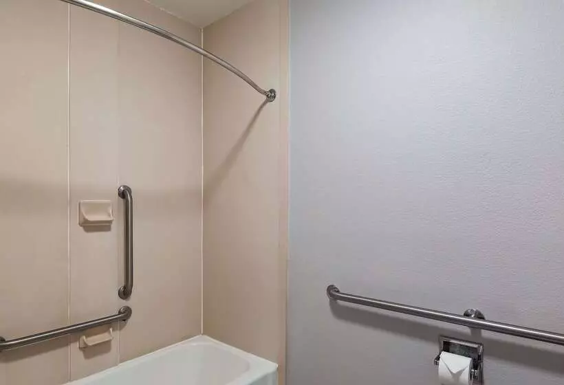 Отель Best Western Emporia