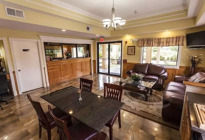 בית מלון כפרי Downtowner Inn And Suites Hobby