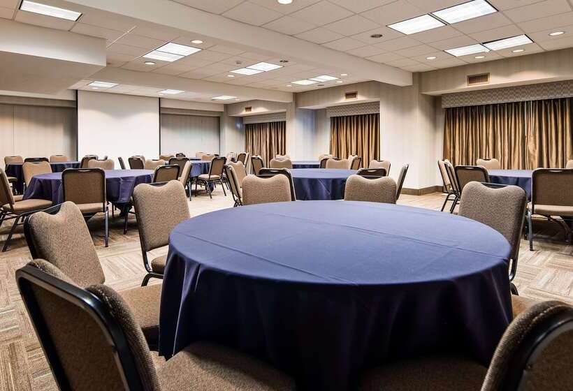 Otel Best Western Plus Cottontree Inn