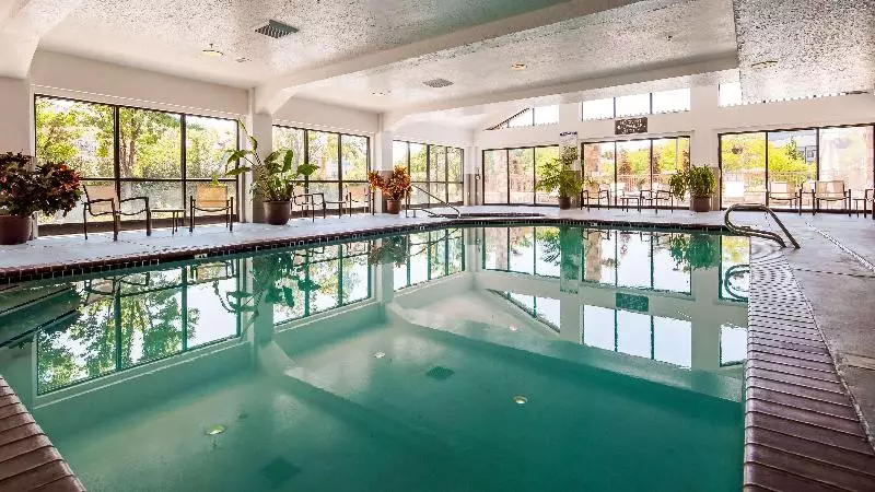 酒店 Best Western Plus Cottontree Inn