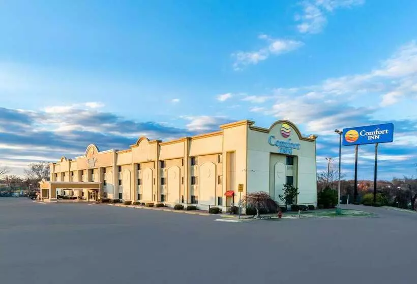 בית מלון כפרי Comfort Inn Festusst. Louis South