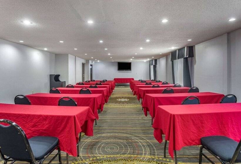 هتل Comfort Suites Nashville Airport   Bna