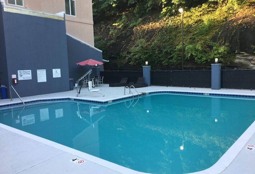 هتل Comfort Suites Nashville Airport   Bna