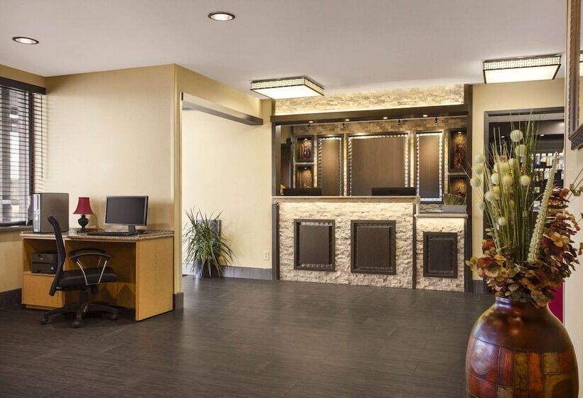 בית מלון כפרי Days Inn By Wyndham Fort Smith