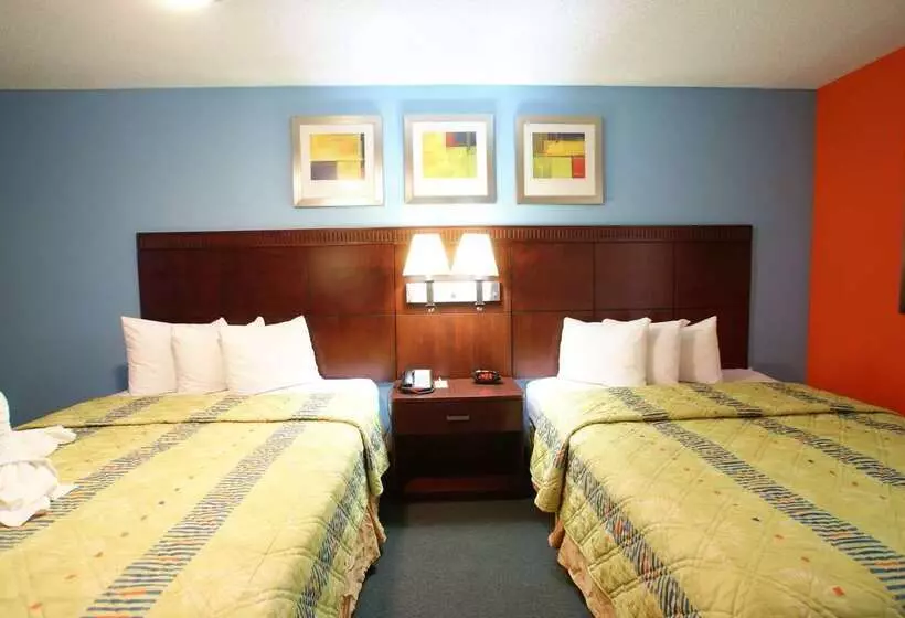 호텔 Ramada By Wyndham Flamingo Water Park