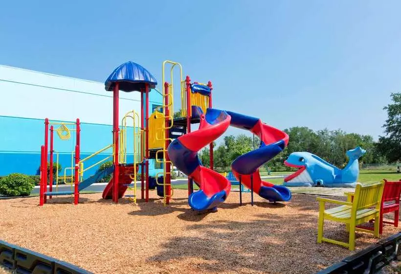 호텔 Ramada By Wyndham Flamingo Water Park