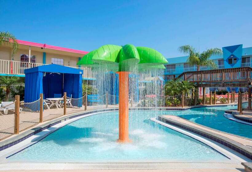 هتل Ramada By Wyndham Flamingo Water Park