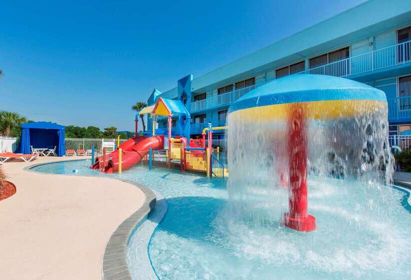 هتل Ramada By Wyndham Flamingo Water Park