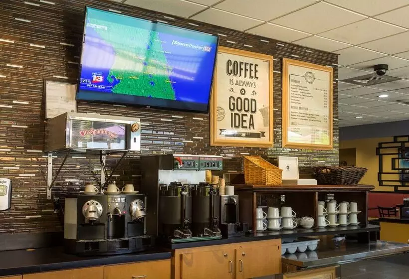 호텔 Ramada By Wyndham Flamingo Water Park