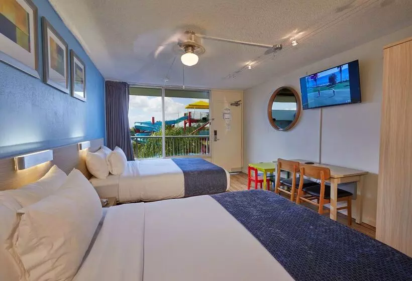 호텔 Ramada By Wyndham Flamingo Water Park