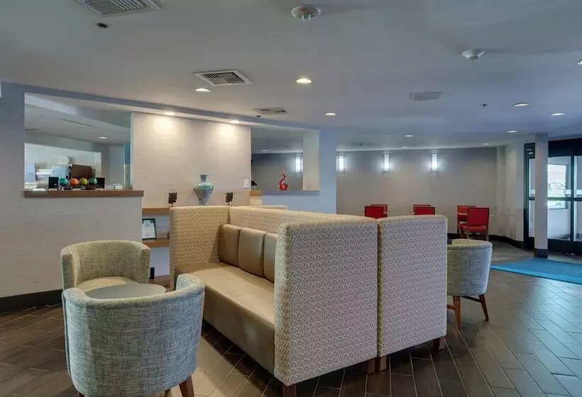 هتل Holiday Inn Express Nashville W I40, An Ihg