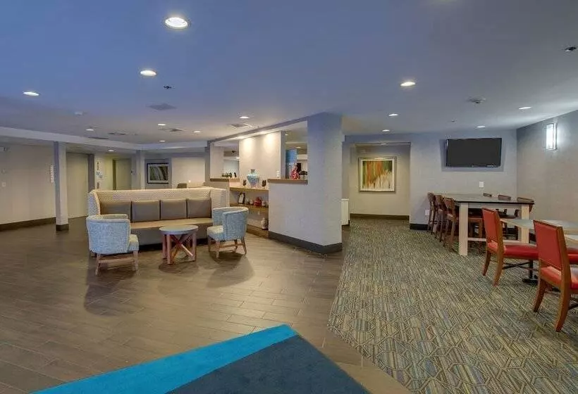 هتل Holiday Inn Express Nashville W I40, An Ihg