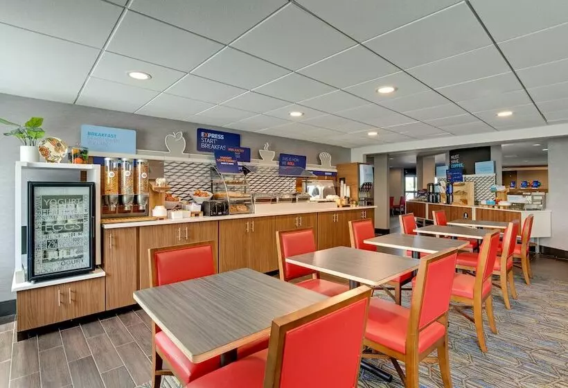 هتل Holiday Inn Express Nashville W I40, An Ihg