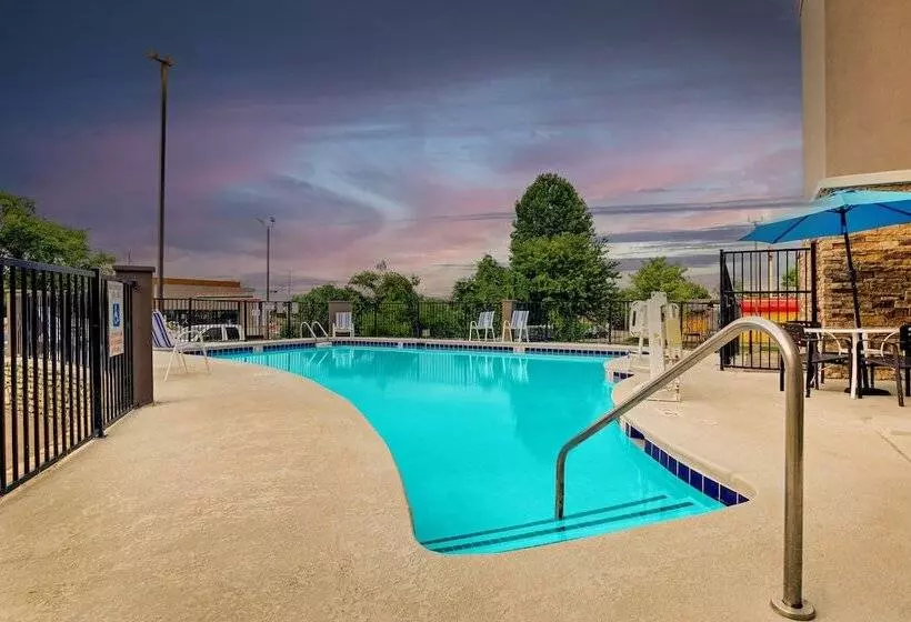 هتل Holiday Inn Express Nashville W I40, An Ihg