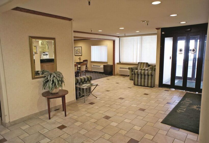 호텔 La Quinta Inn By Wyndham Cincinnati North