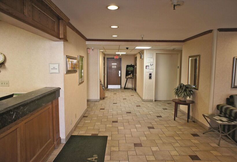 호텔 La Quinta Inn By Wyndham Cincinnati North