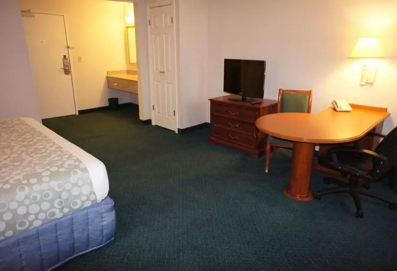 ホテル La Quinta Inn By Wyndham Cleveland Independence