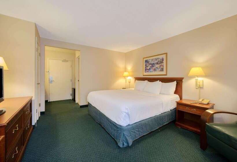 בית מלון כפרי La Quinta Inn By Wyndham Cleveland Independence