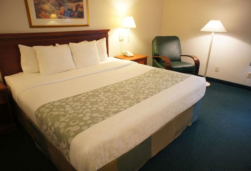 בית מלון כפרי La Quinta Inn By Wyndham Cleveland Independence