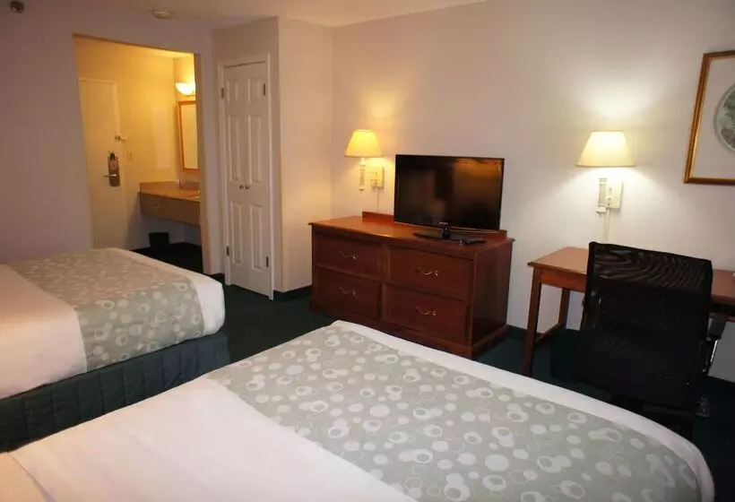 ホテル La Quinta Inn By Wyndham Cleveland Independence