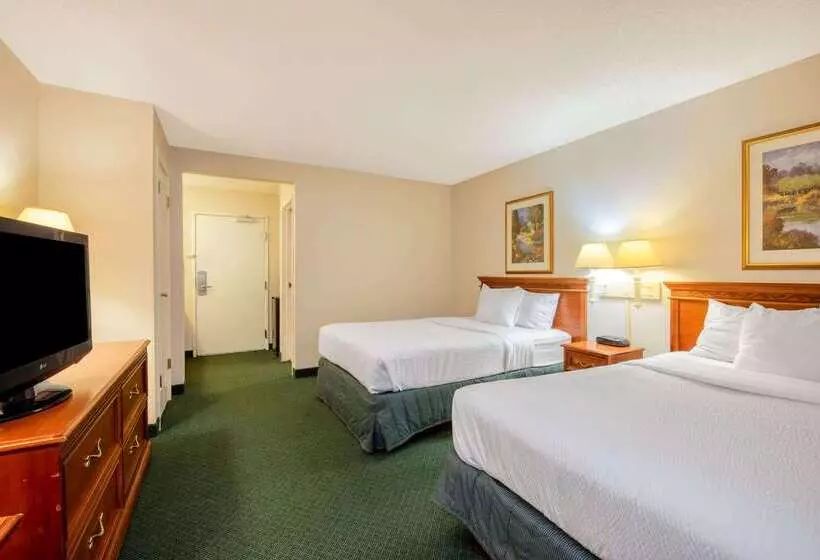 ホテル La Quinta Inn By Wyndham Cleveland Independence