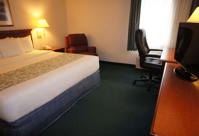 בית מלון כפרי La Quinta Inn By Wyndham Cleveland Independence