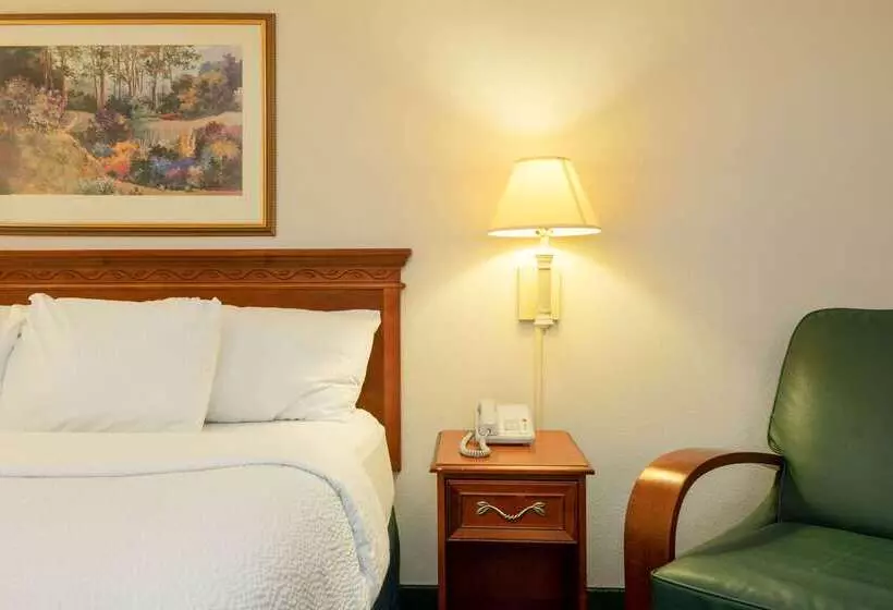 ホテル La Quinta Inn By Wyndham Cleveland Independence