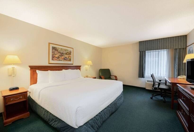 בית מלון כפרי La Quinta Inn By Wyndham Cleveland Independence