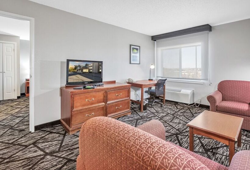 בית מלון כפרי La Quinta Inn By Wyndham Cleveland Independence