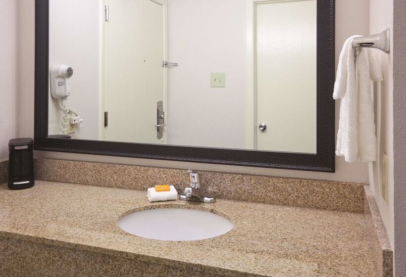 فندق La Quinta Inn By Wyndham Sheboygan