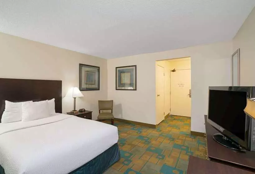 هتل La Quinta By Wyndham Jackson